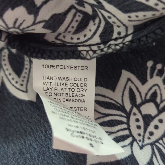 NWT Shop Basic Black Floral Short Sleeve Blouse - Picture 6 of 6